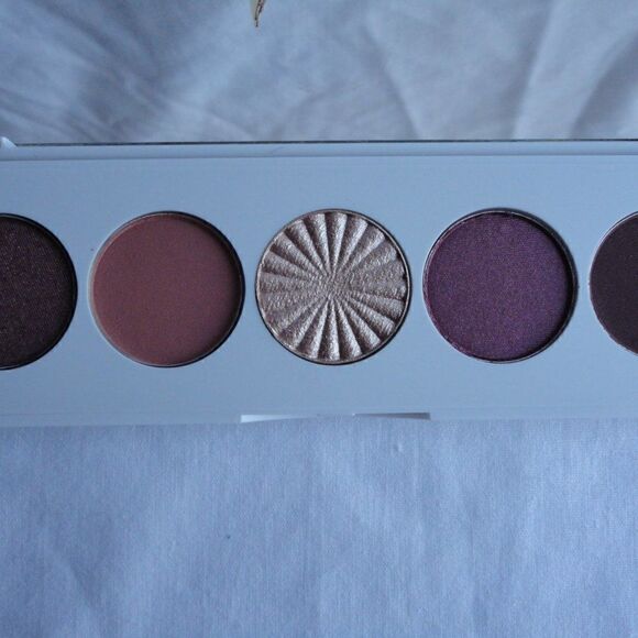 OFRA COSMETICS Signature Palette in Symphony - Picture 1 of 3